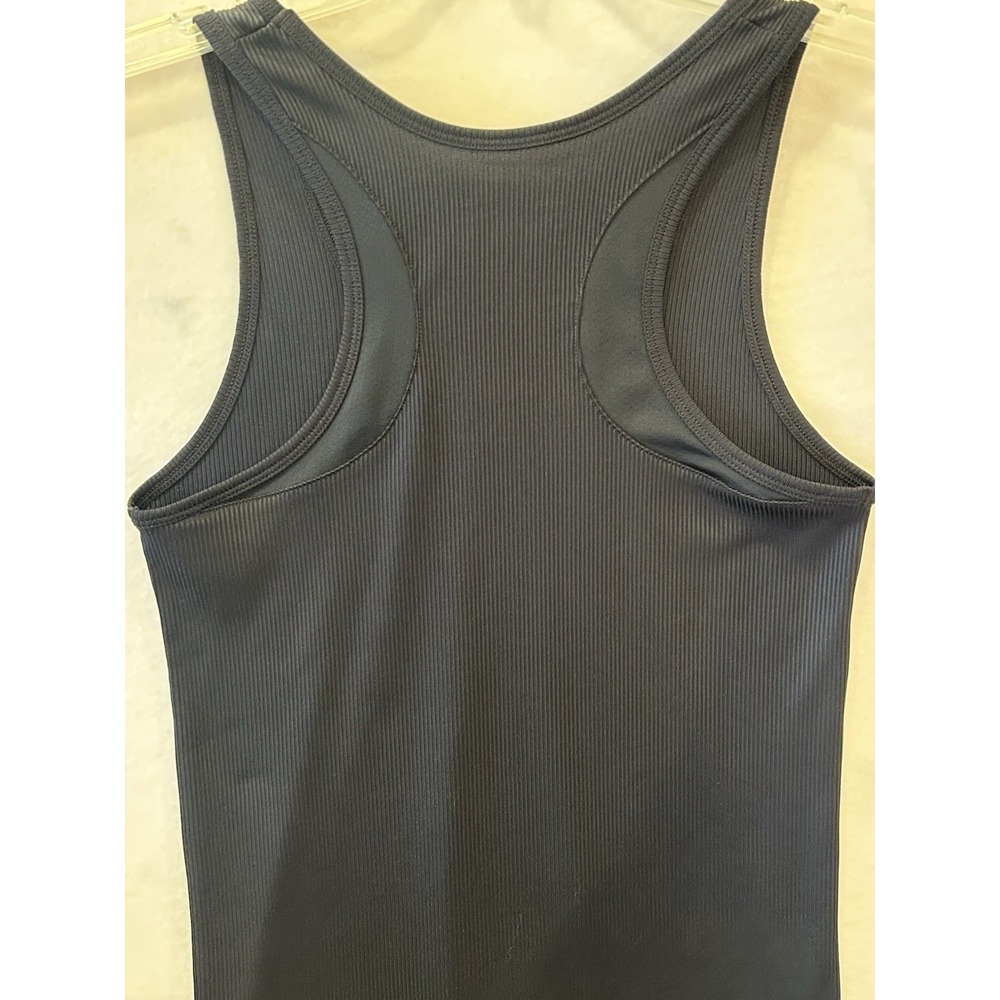 Under Armour HeatGear Fitted Black Ribbed Tank Top Women's Sz Medium Stretch - Picture 7 of 9